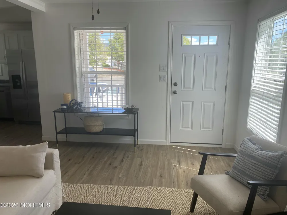 18 Maple Tree Court Manahawkin, NJ 08050