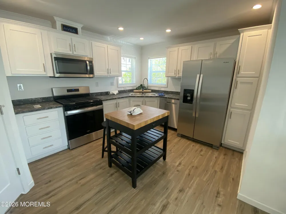 18 Maple Tree Court Manahawkin, NJ 08050