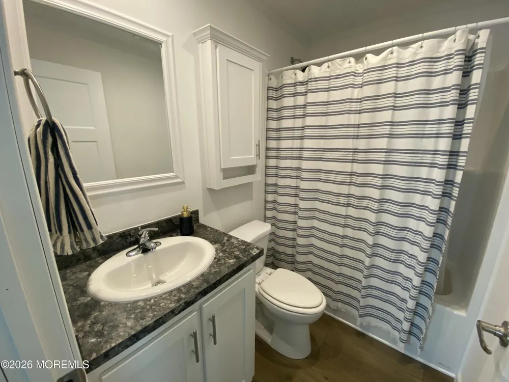 18 Maple Tree Court Manahawkin, NJ 08050