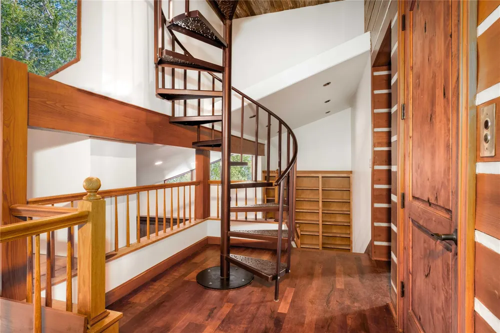 206 Rolling Hill Drive La Grange, TX 78945