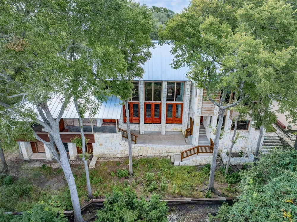 206 Rolling Hill Drive La Grange, TX 78945