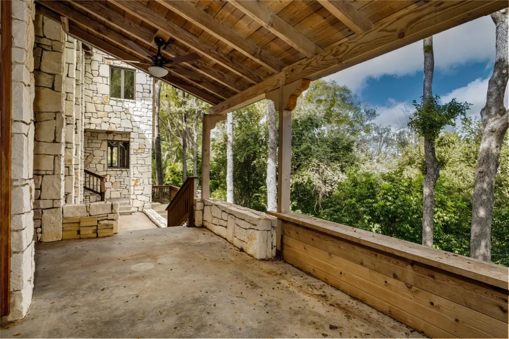 206 Rolling Hill Drive La Grange, TX 78945