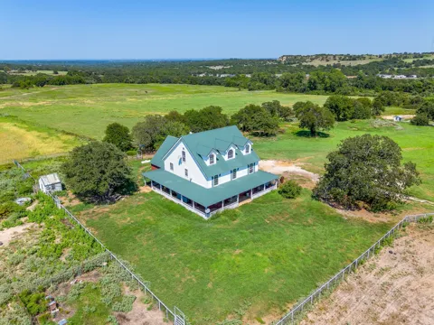 7726 W Highway 199