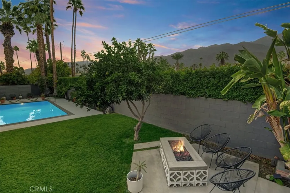 1645 S Sunrise Way Palm Springs, CA 92264