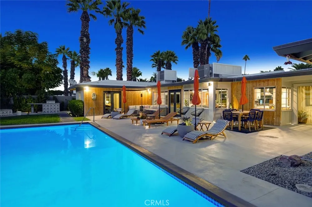 1645 S Sunrise Way Palm Springs, CA 92264