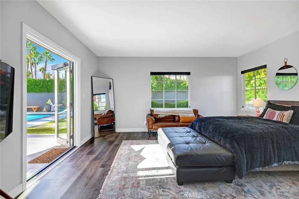 1645 S Sunrise Way Palm Springs, CA 92264