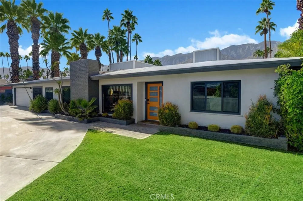 1645 S Sunrise Way Palm Springs, CA 92264