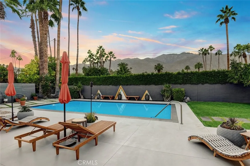 1645 S Sunrise Way Palm Springs, CA 92264