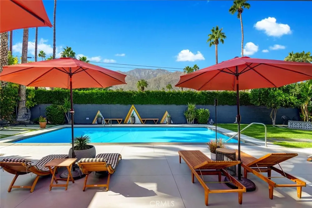 1645 S Sunrise Way Palm Springs, CA 92264