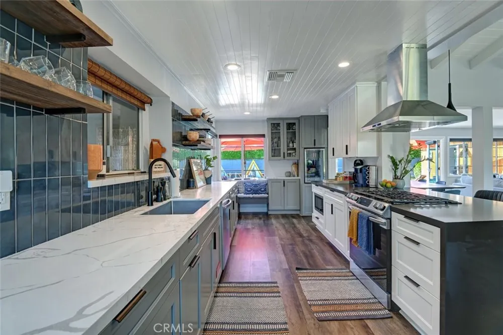 1645 S Sunrise Way Palm Springs, CA 92264