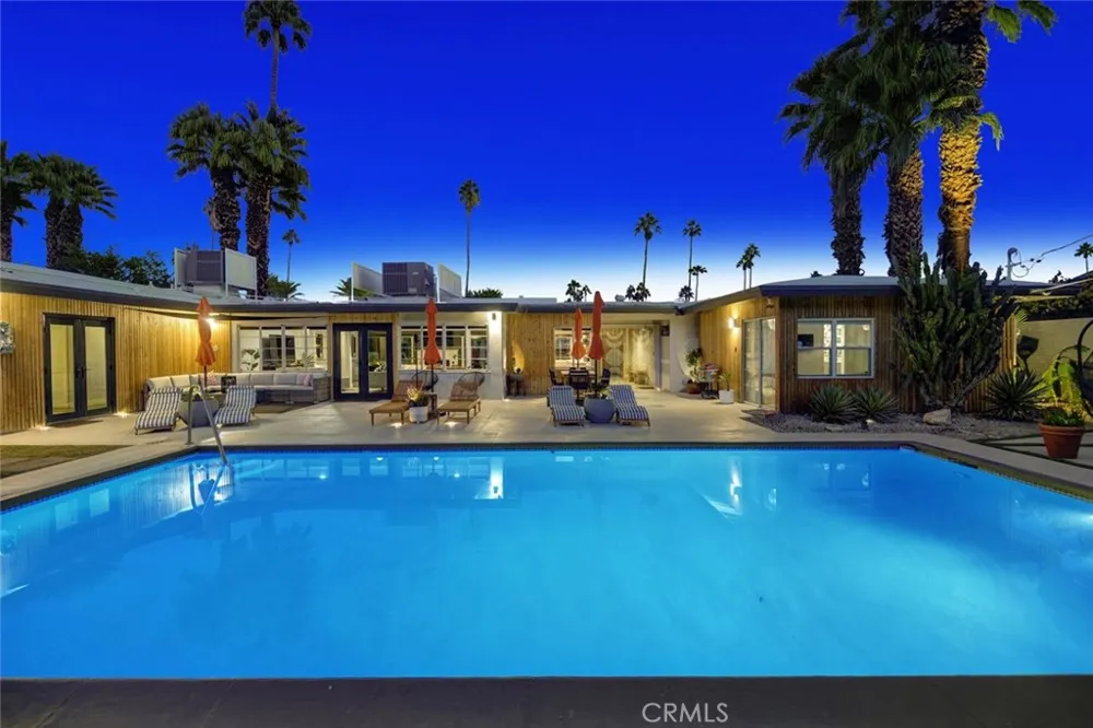 1645 S Sunrise Way Palm Springs, CA 92264