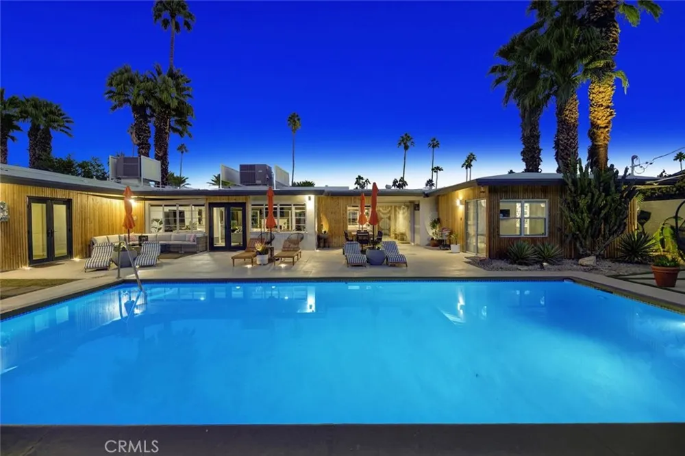 1645 S Sunrise Way Palm Springs, CA 92264