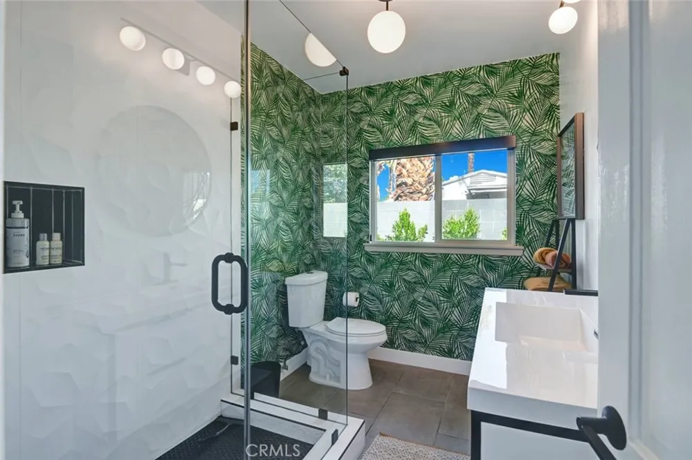 1645 S Sunrise Way Palm Springs, CA 92264