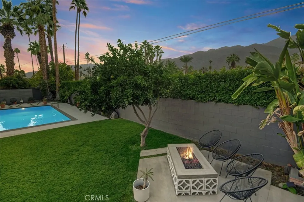 1645 S Sunrise Way Palm Springs, CA 92264