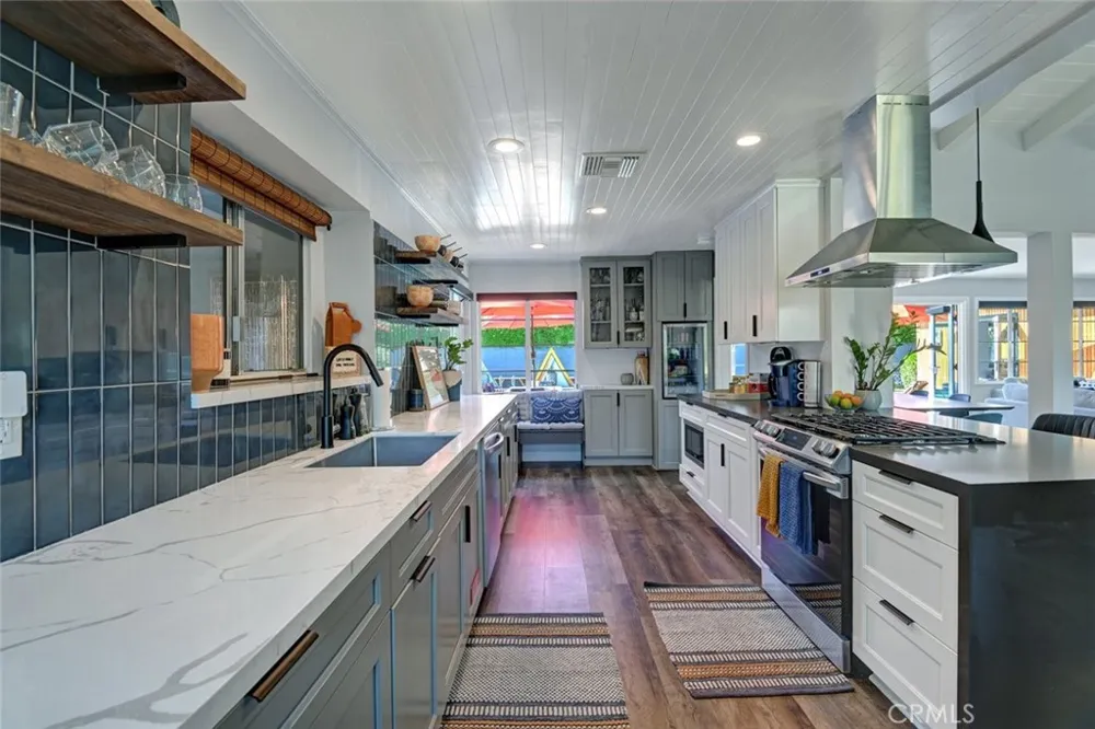 1645 S Sunrise Way Palm Springs, CA 92264