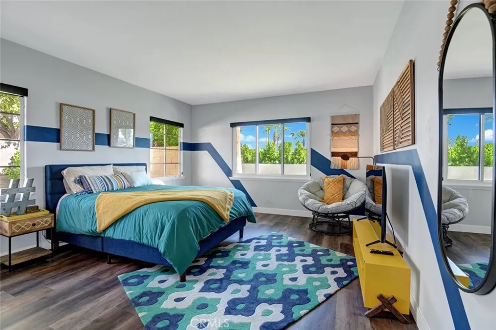 1645 S Sunrise Way Palm Springs, CA 92264