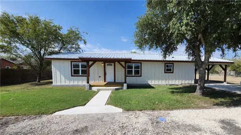 305 E Soyars Avenue
