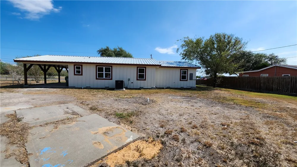305 E Soyars Avenue Orange Grove, TX 78372