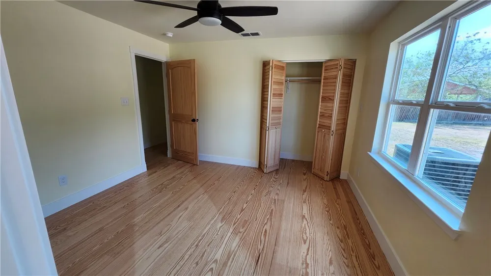 305 E Soyars Avenue Orange Grove, TX 78372