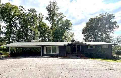 2082 Mountain Valley Church Road