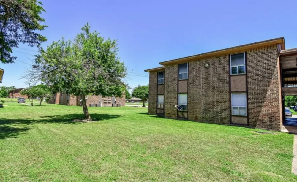 2000 Fourth St Hempstead, TX 77445