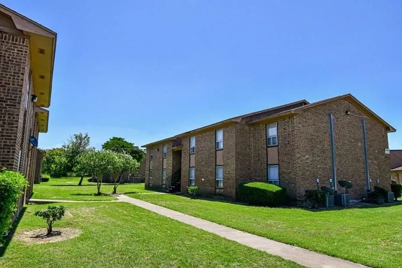 2000 Fourth St Hempstead, TX 77445