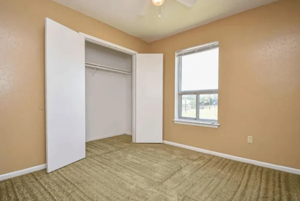 2000 Fourth St Hempstead, TX 77445