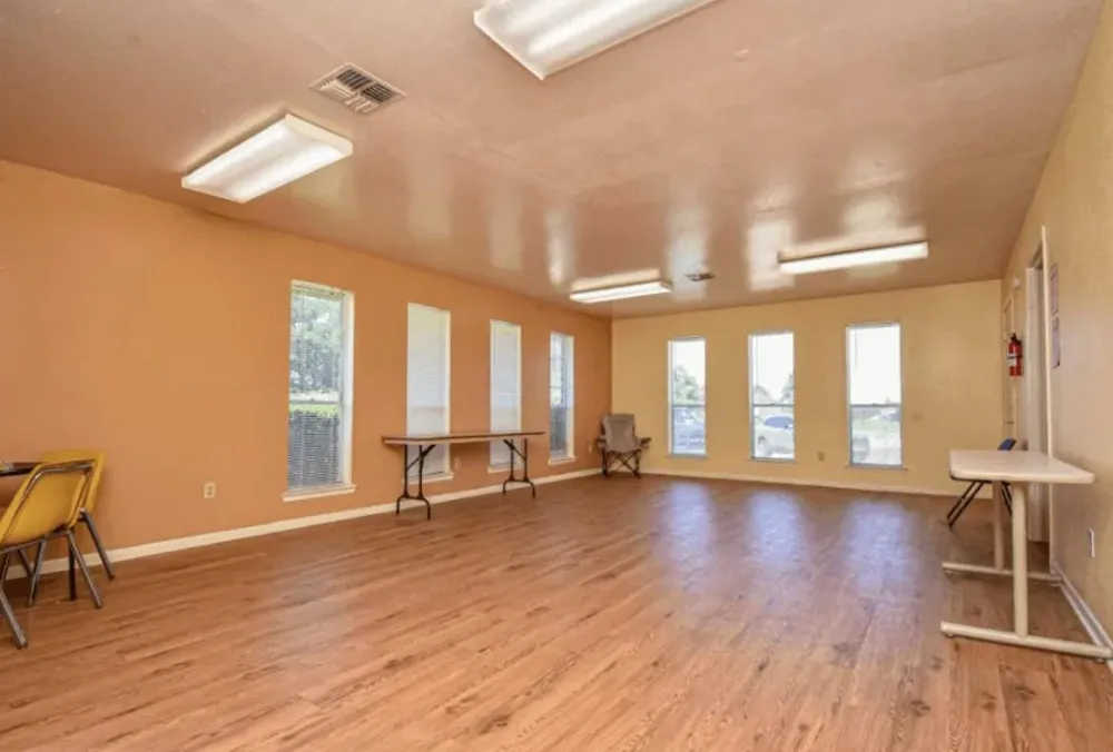 2000 Fourth St Hempstead, TX 77445