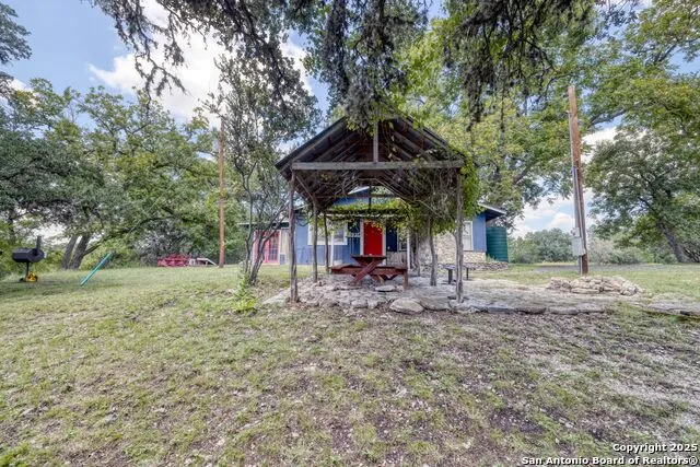 394 Squirrel Bend Reagan Wells, TX 78801