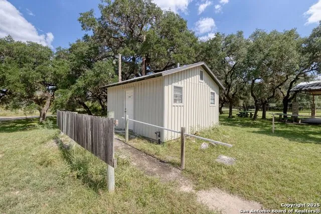 394 Squirrel Bend Reagan Wells, TX 78801