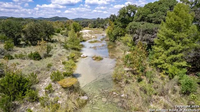 394 Squirrel Bend Reagan Wells, TX 78801