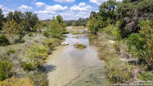 394 Squirrel Bend Reagan Wells, TX 78801