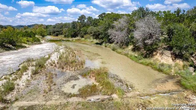 394 Squirrel Bend Reagan Wells, TX 78801