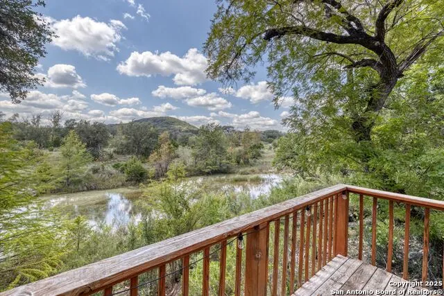394 Squirrel Bend Reagan Wells, TX 78801