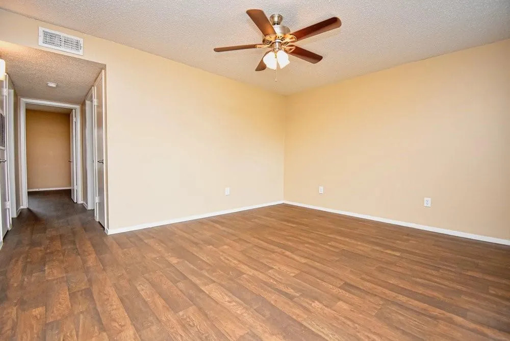 1308 Jacksonville Dr Jacksonville, TX 75766