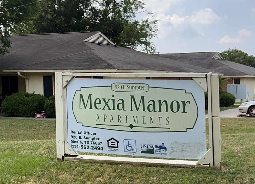 920 E Sumpter Mexia, TX 76667