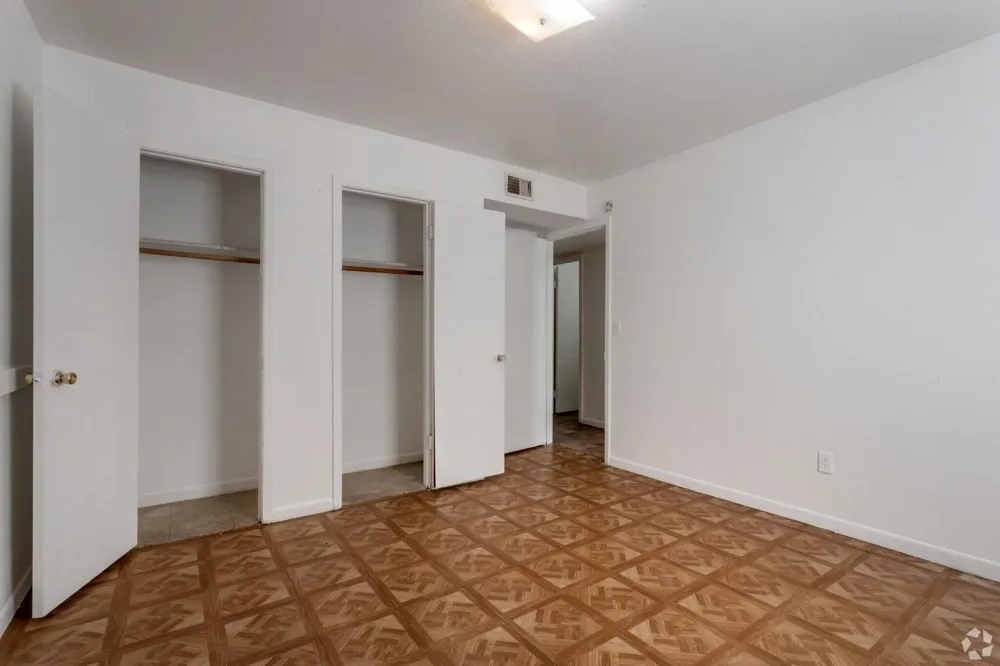 520 Laredo St Navasota, TX 77868