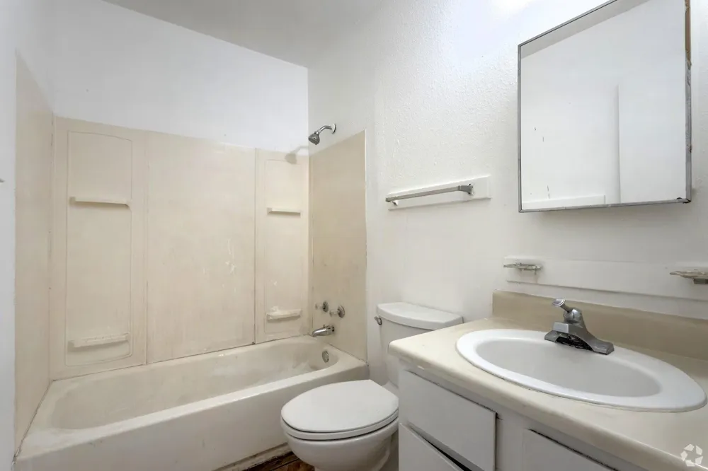 520 Laredo St Navasota, TX 77868