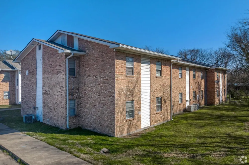 520 Laredo St Navasota, TX 77868