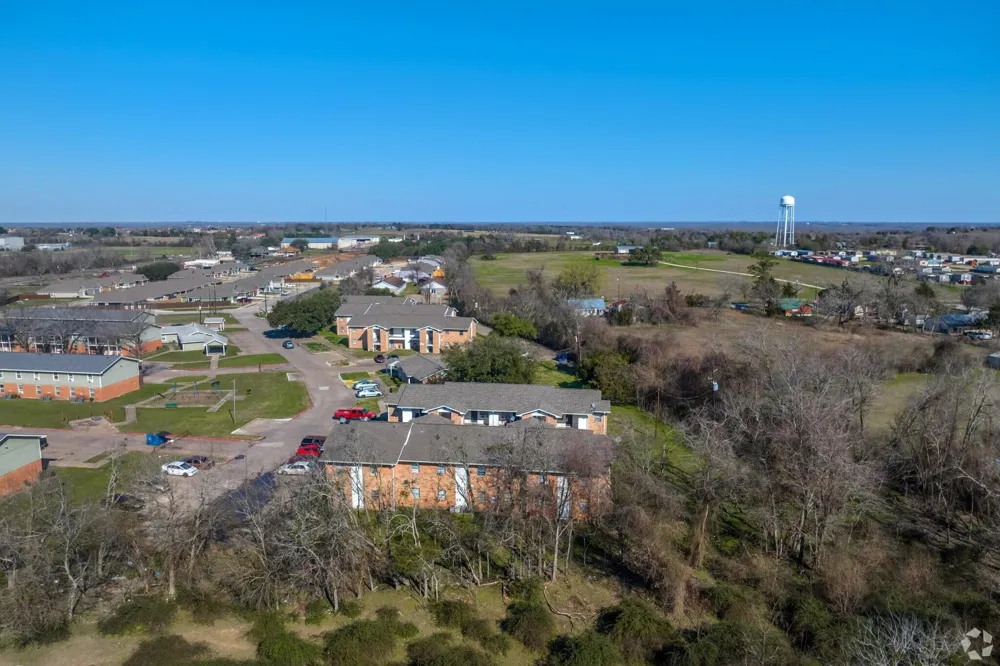 520 Laredo St Navasota, TX 77868