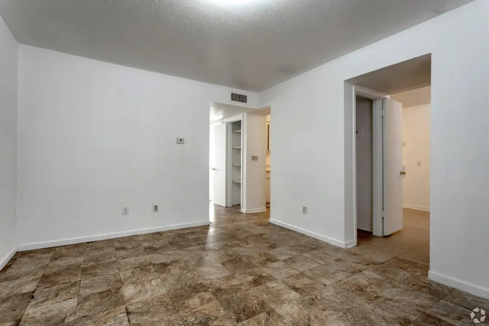 520 Laredo St Navasota, TX 77868