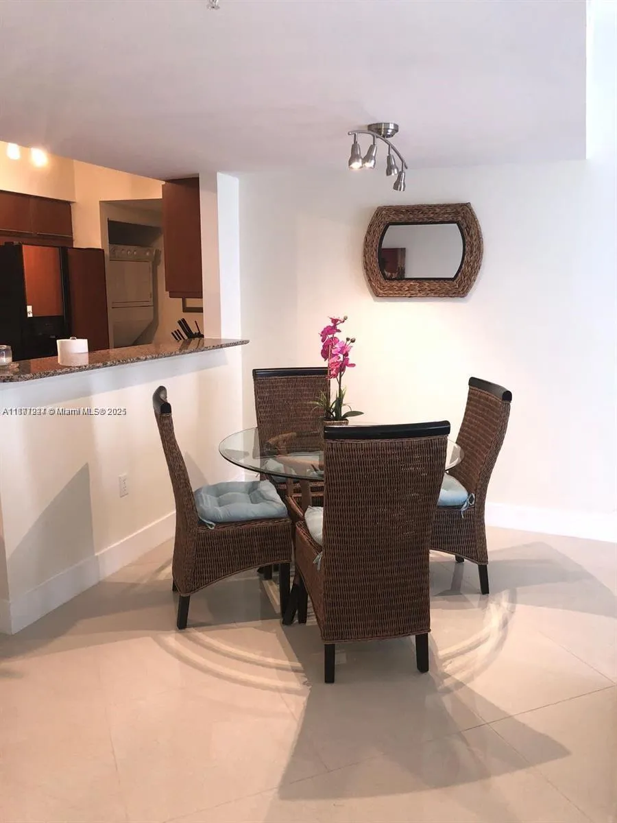 2080 S Ocean Dr #1507 Hallandale Beach, FL 33009