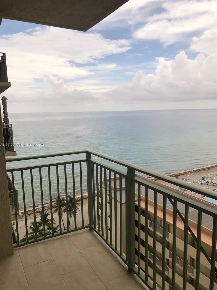 2080 S Ocean Dr #1507 Hallandale Beach, FL 33009