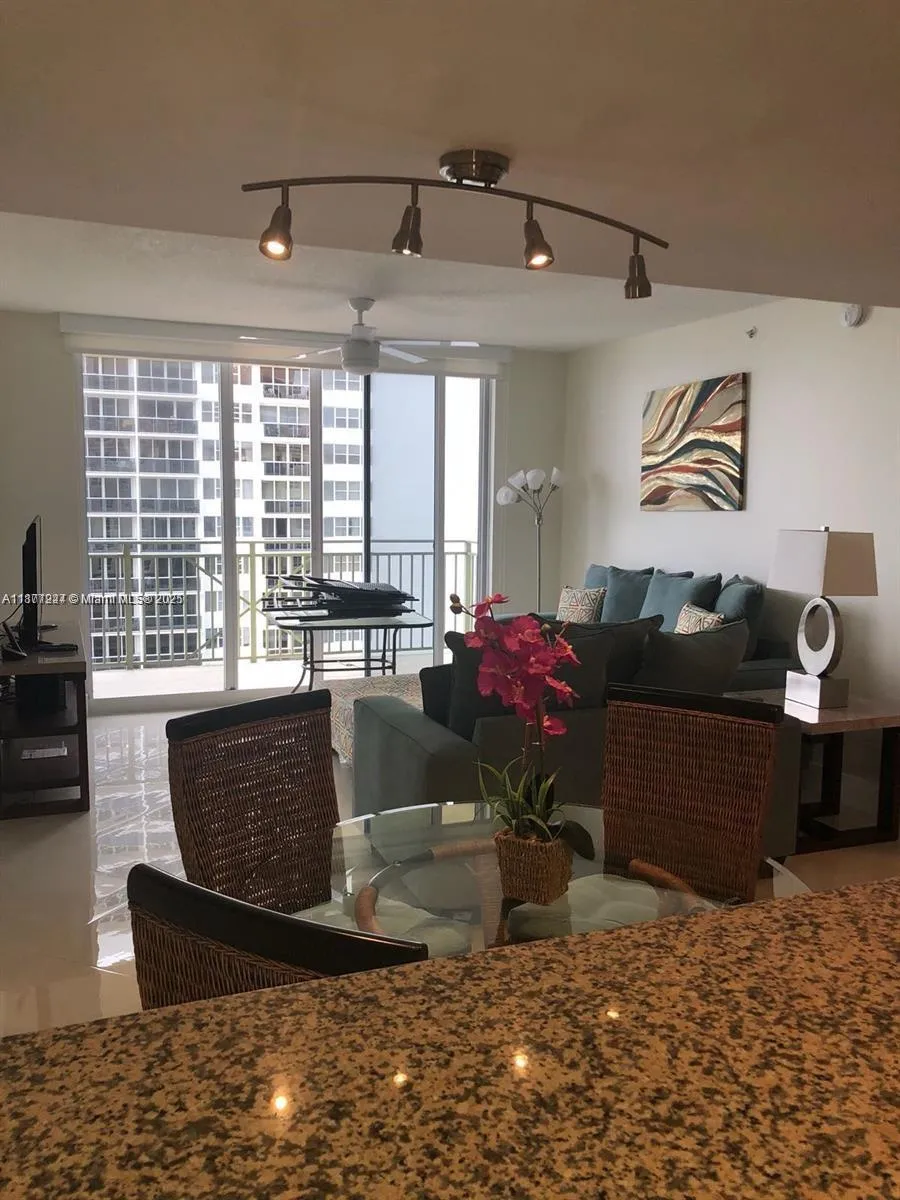 2080 S Ocean Dr #1507 Hallandale Beach, FL 33009