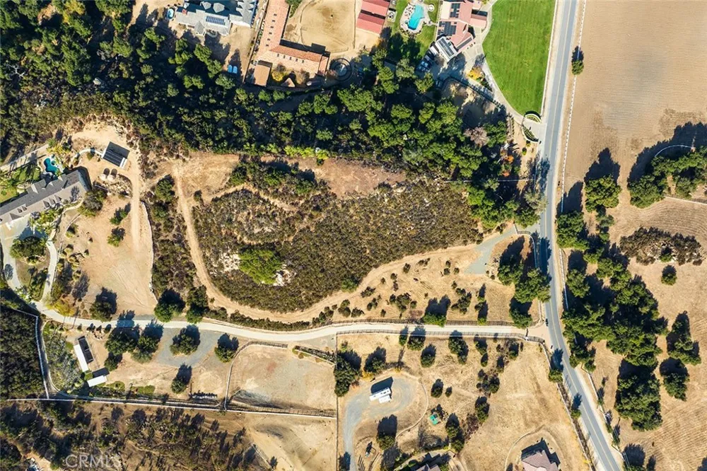 38563 Calle de Companero Murrieta, CA 92562