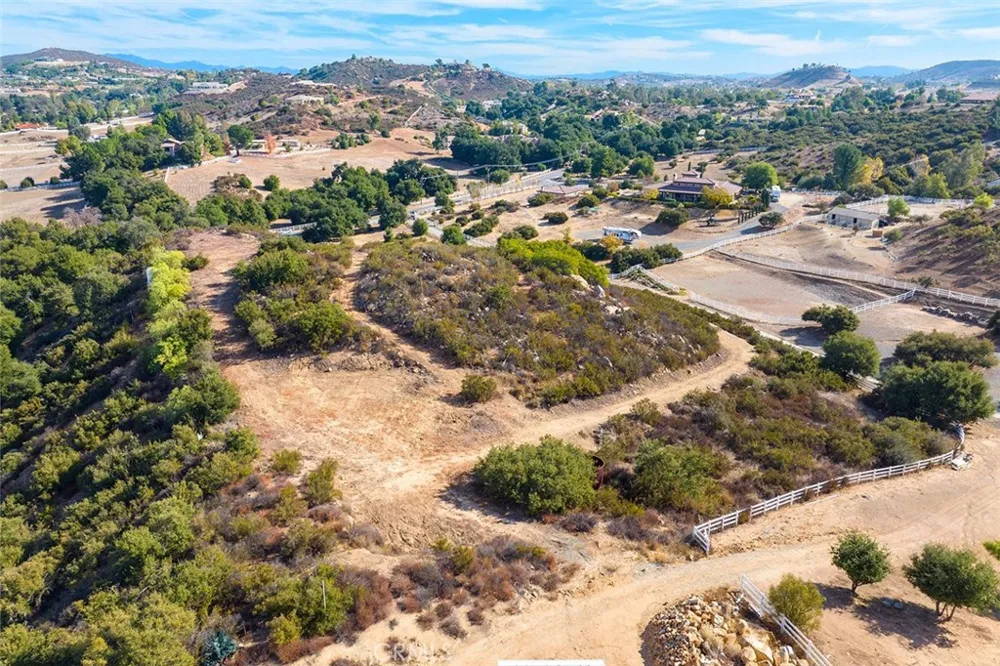 38563 Calle de Companero Murrieta, CA 92562