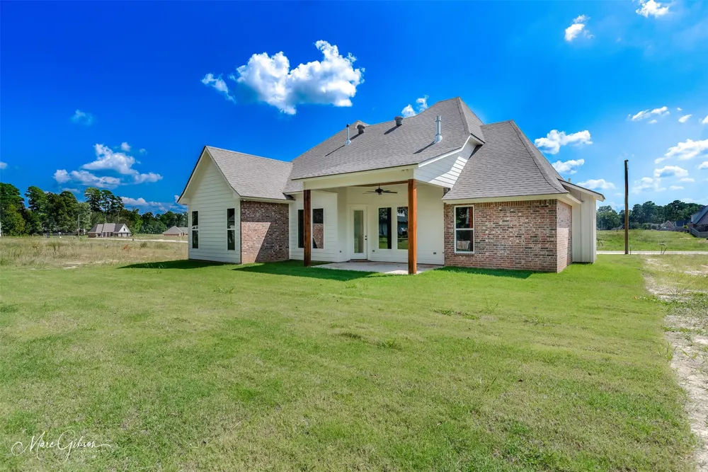 807 Walstonburg Benton, LA 71006