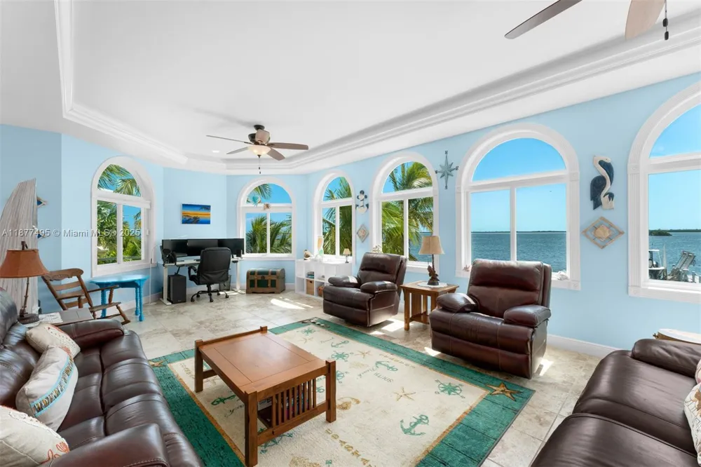 3742 Seagrape St Big Pine, FL 33043