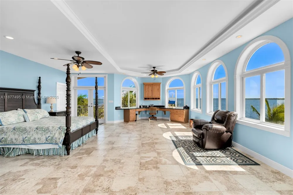 3742 Seagrape St Big Pine, FL 33043