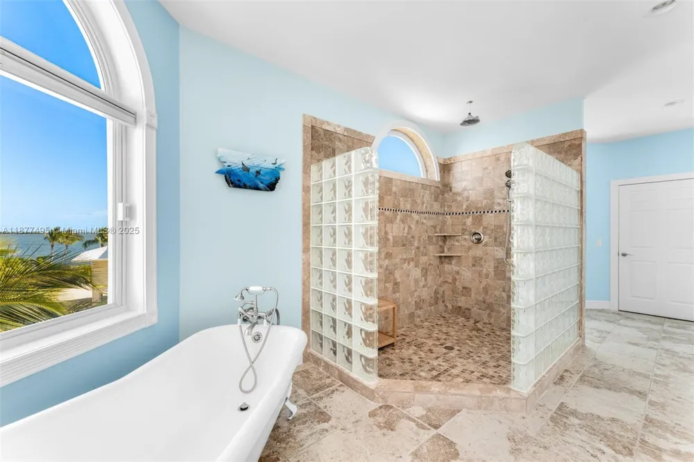 3742 Seagrape St Big Pine, FL 33043